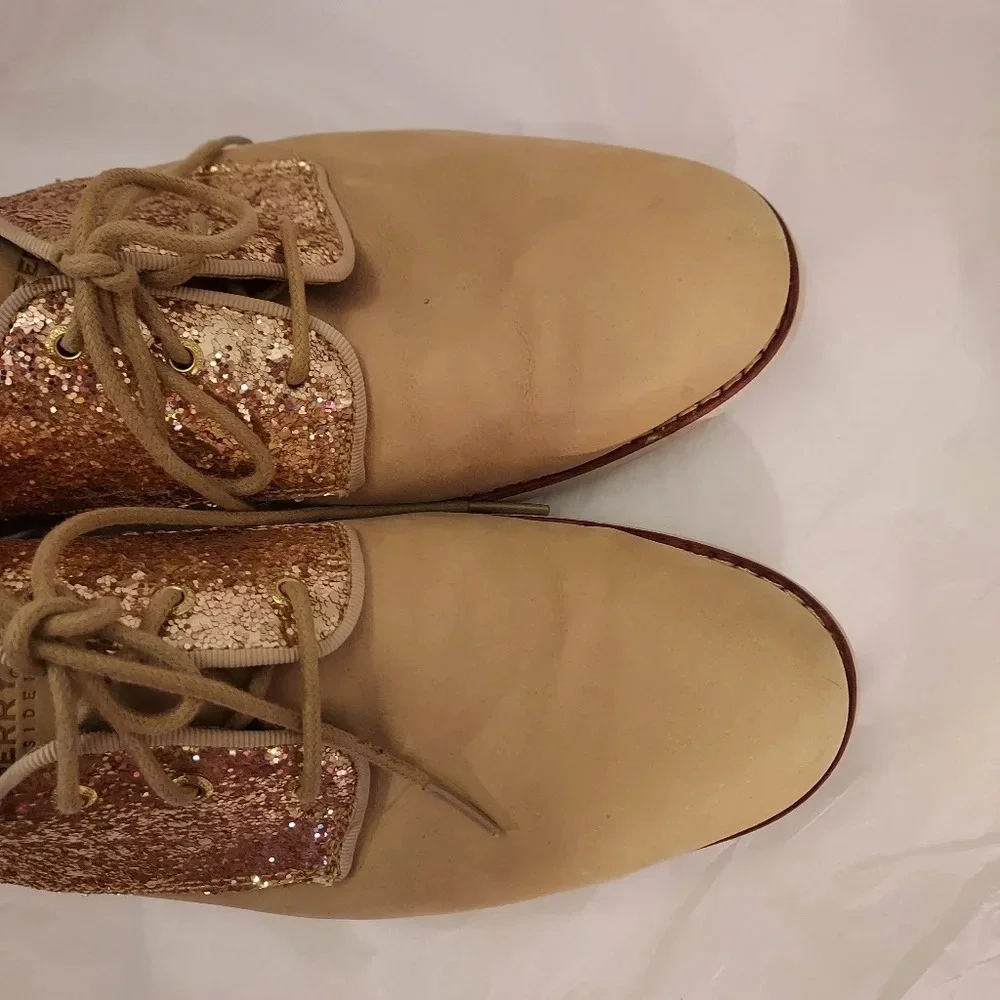 Sperry Top-Sider Beige and Gold Sequin Glitter Lace Up Oxford Shoes in Size 8.5M